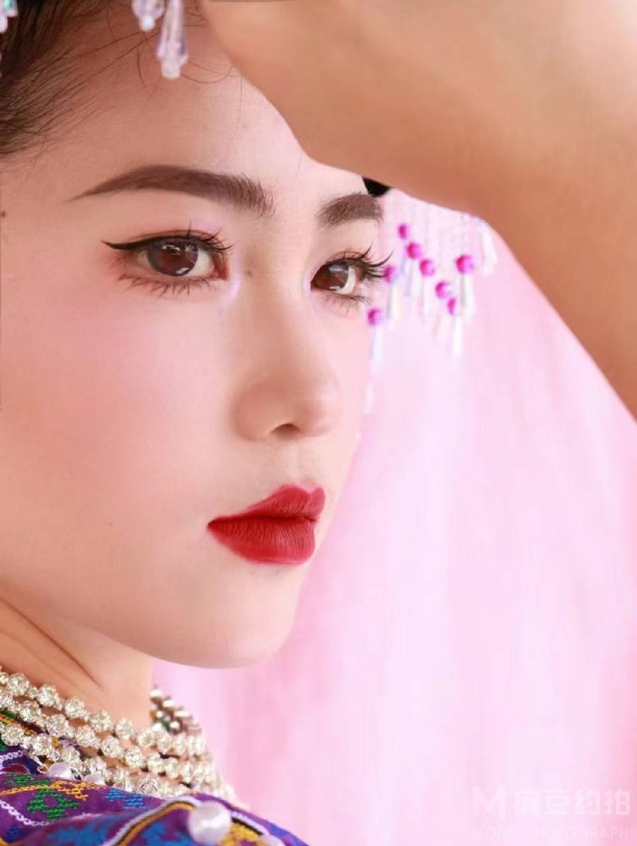 妆容模特