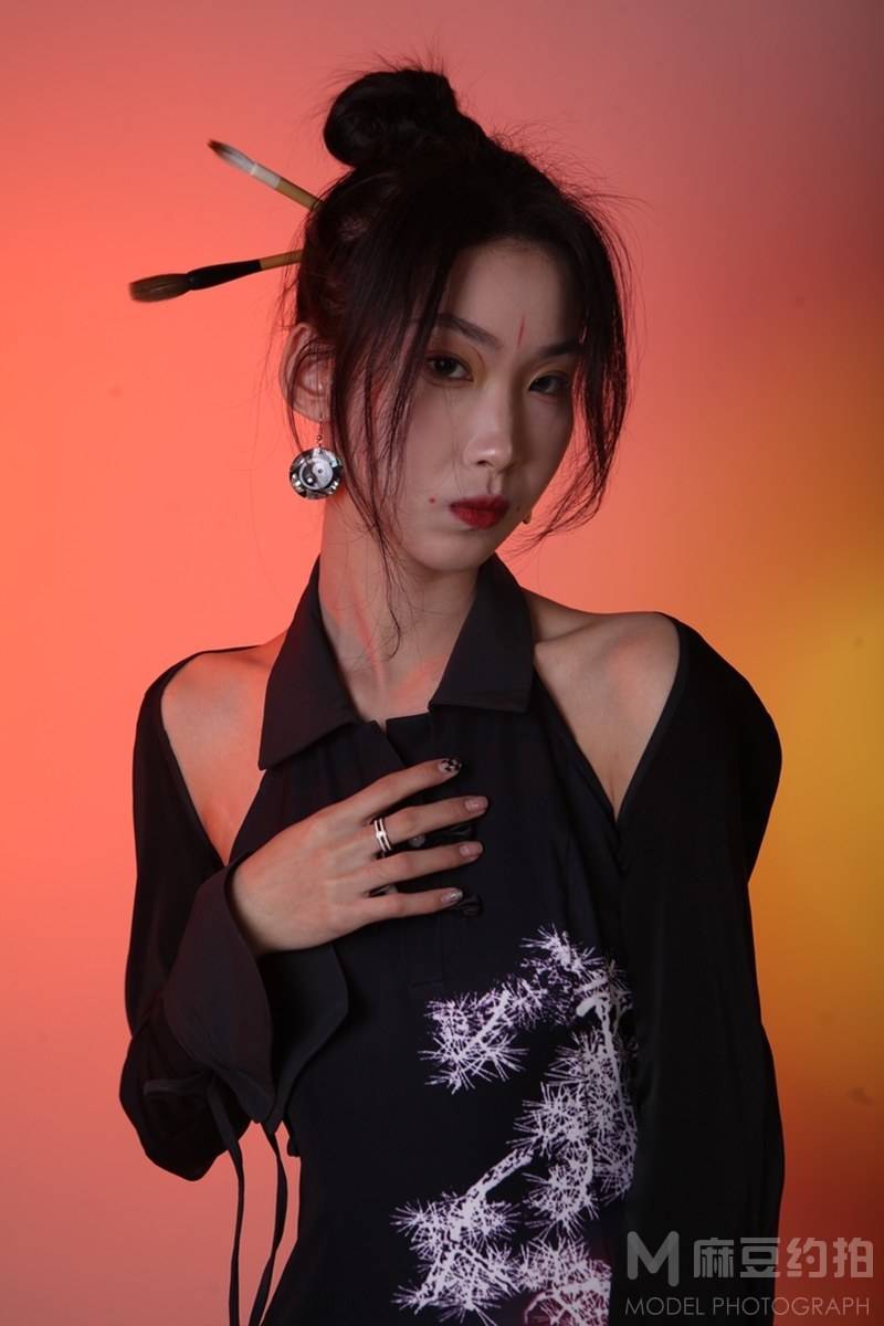 情绪模特