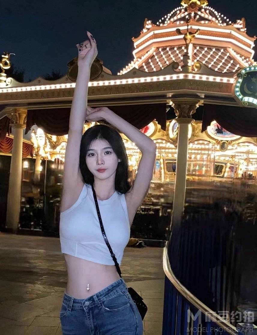 黑白模特
