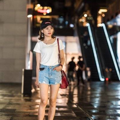 情绪模特