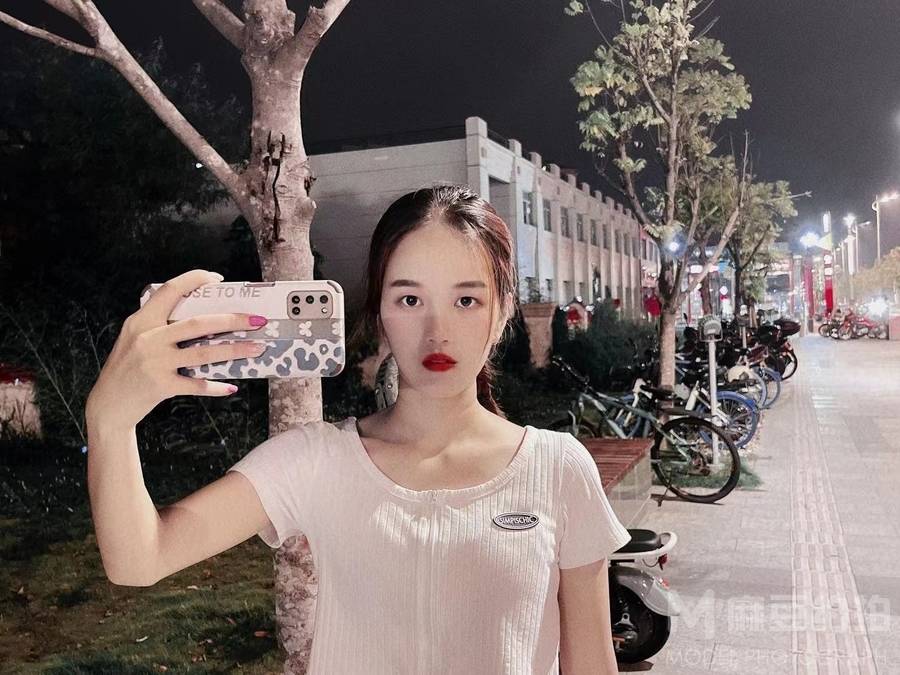 纪实模特