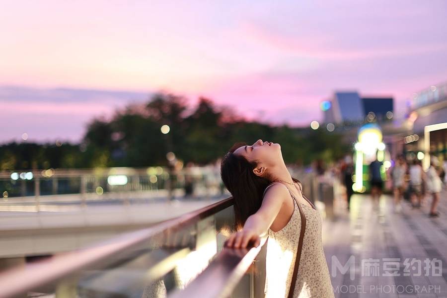 夜景模特
