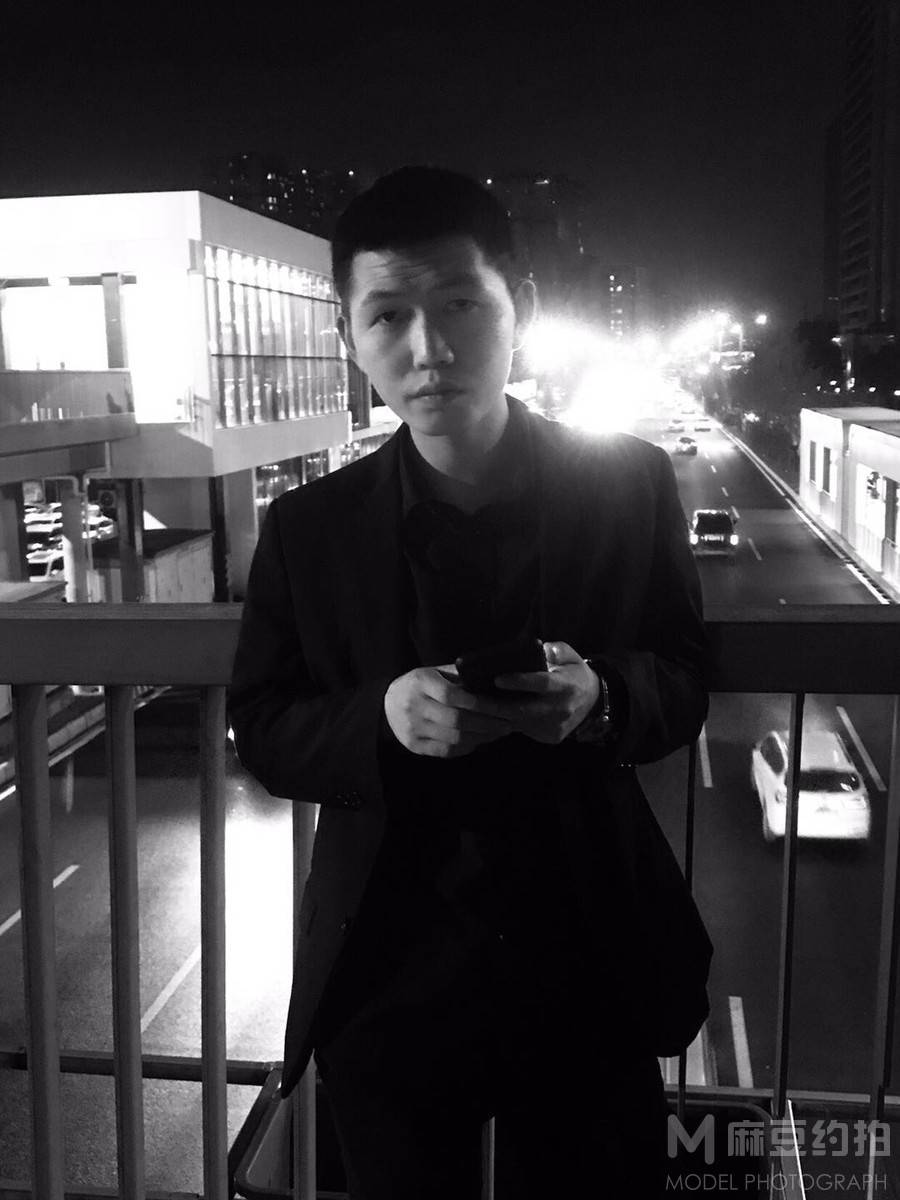 黑白模特