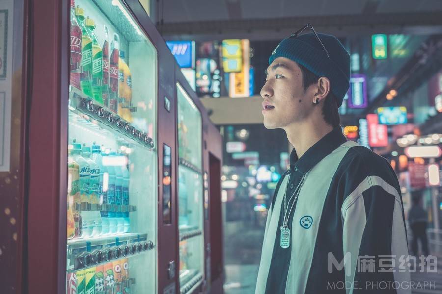 情绪模特