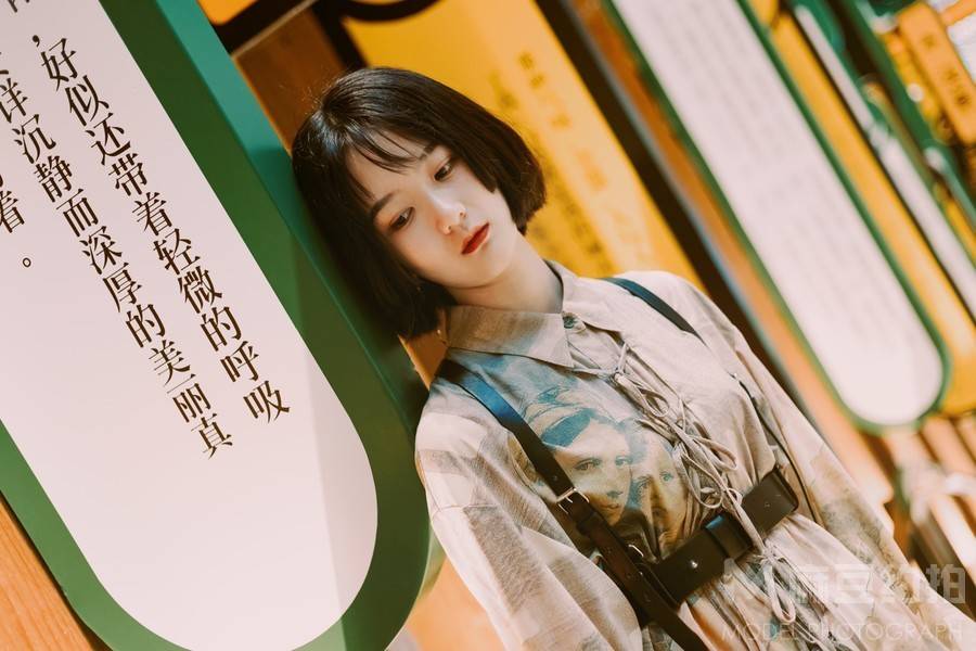 情绪模特