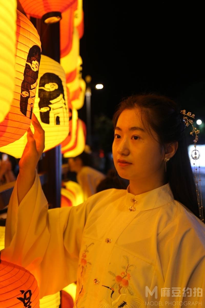 汉服模特