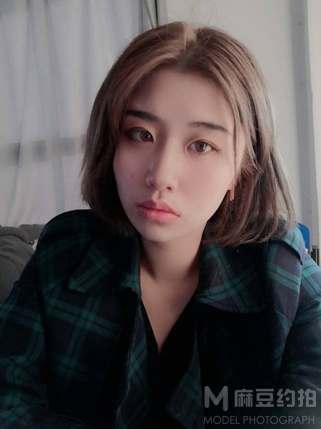 黑白模特