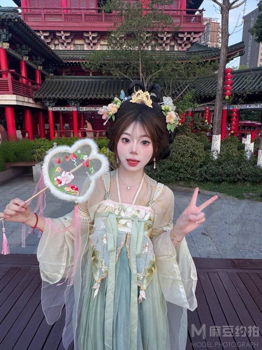 妆容模特