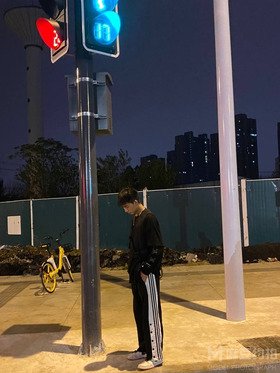 黑白模特