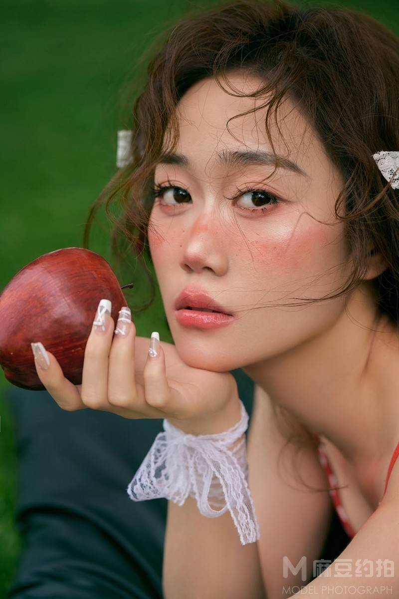 黑白模特
