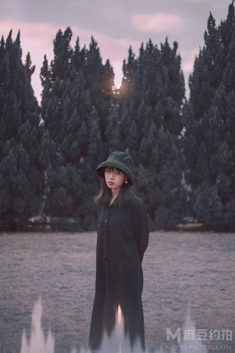 情绪模特