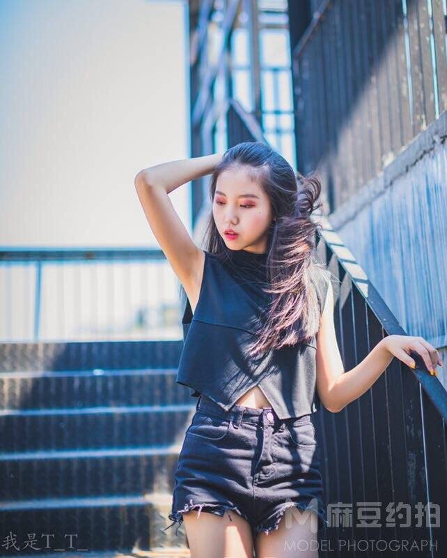 情绪模特