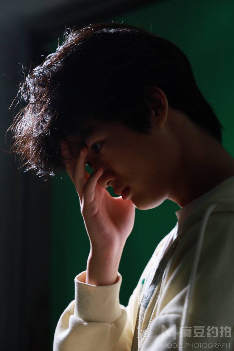 情绪模特
