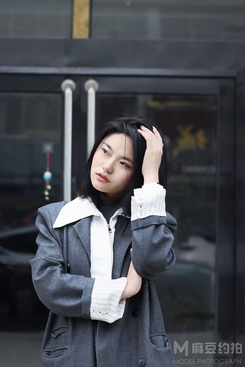 情绪模特
