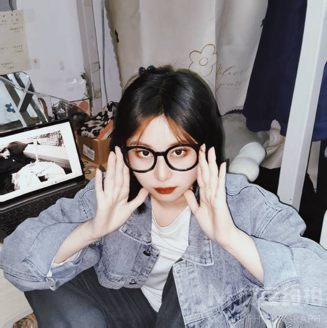 胶片模特