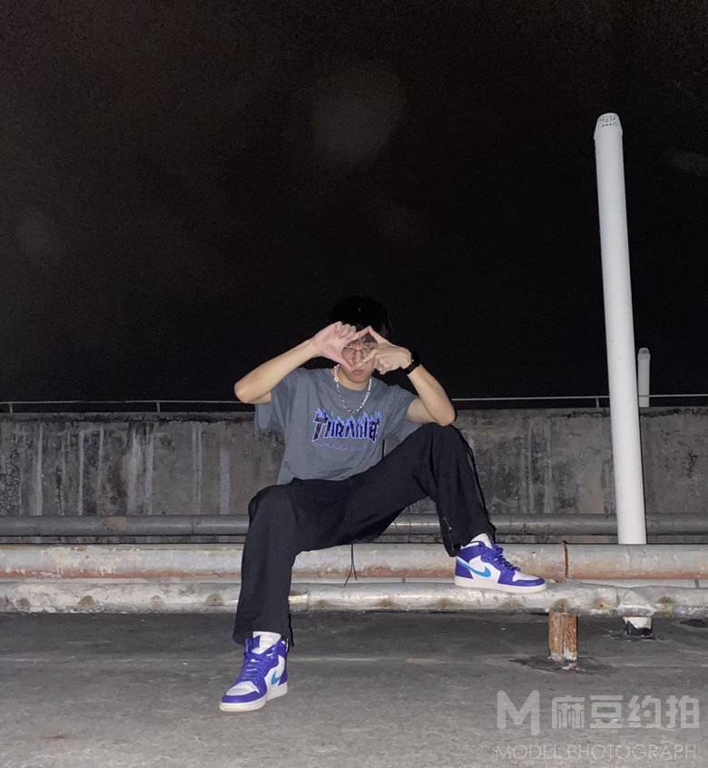 黑白模特