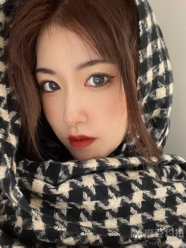 黑白模特