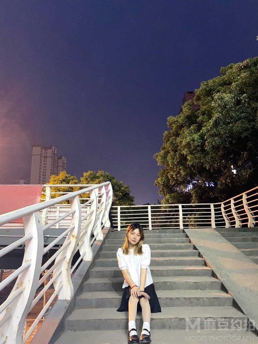 夜景模特