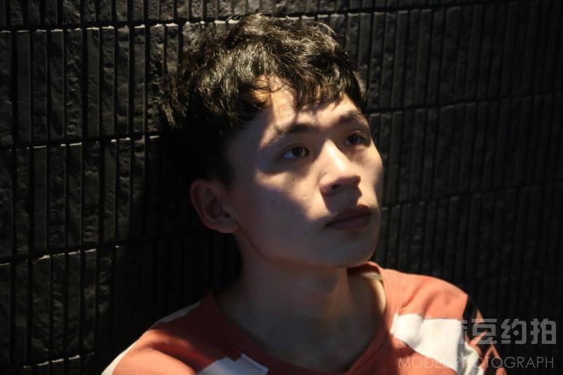 黑白模特