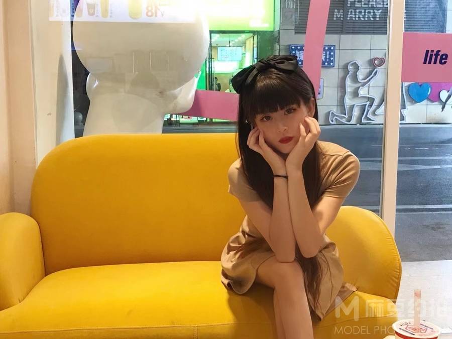 校园模特