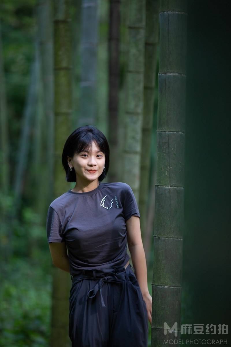 黑白模特