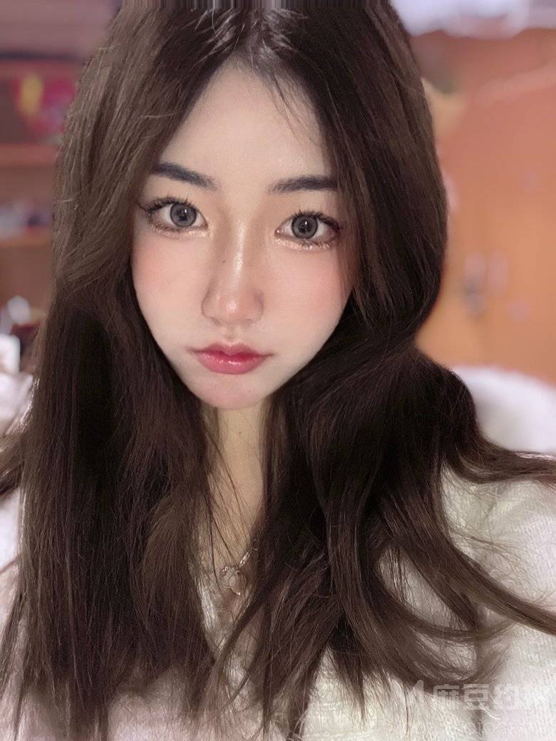 黑白模特