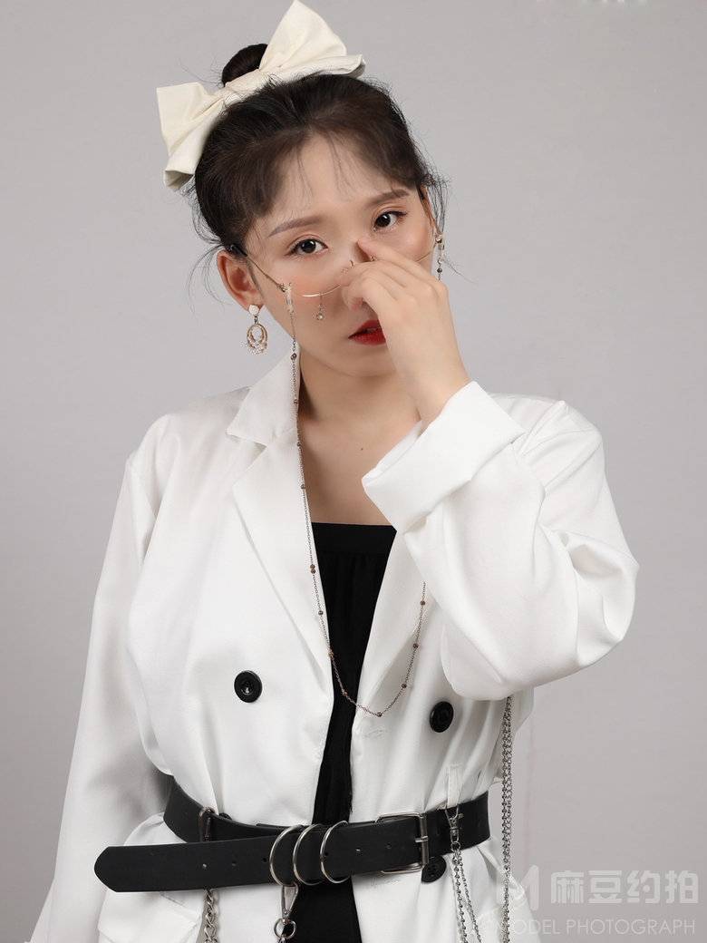 清新模特