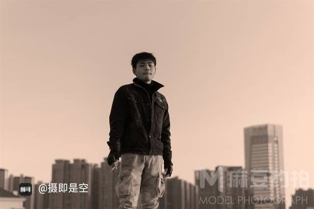 黑白模特