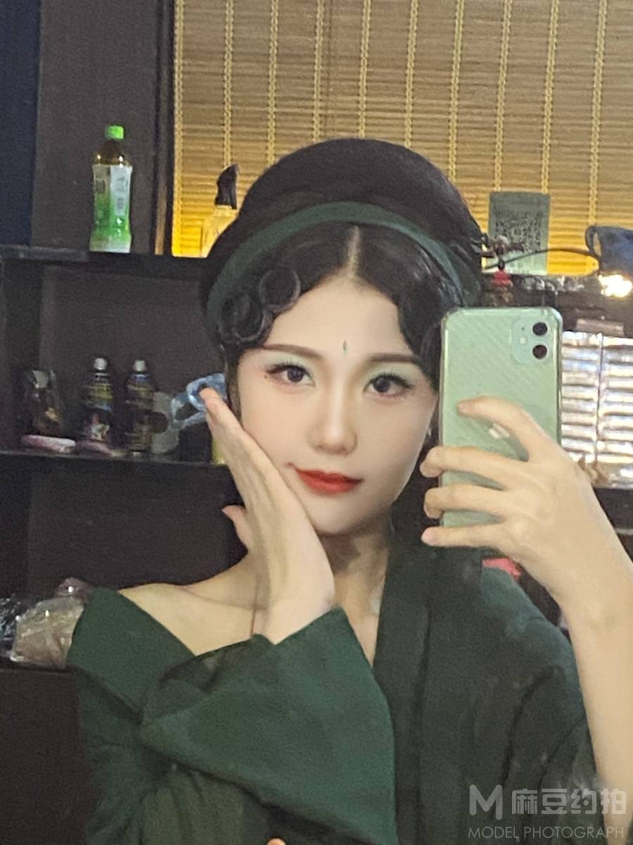 妆容模特