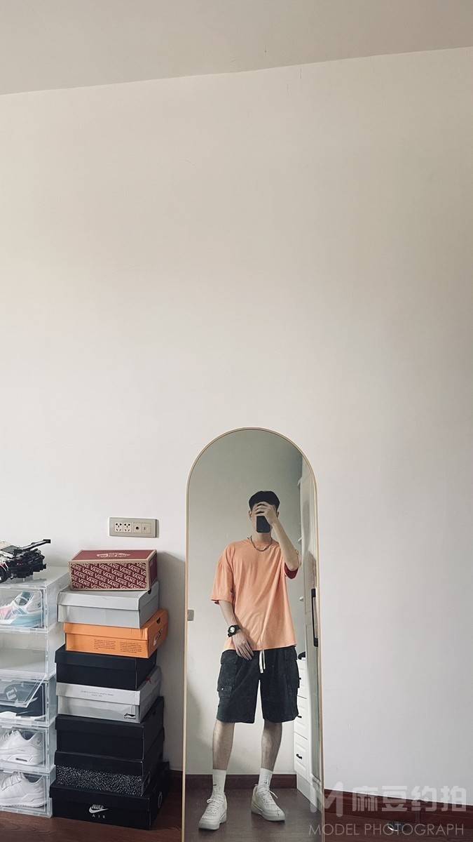 黑白模特