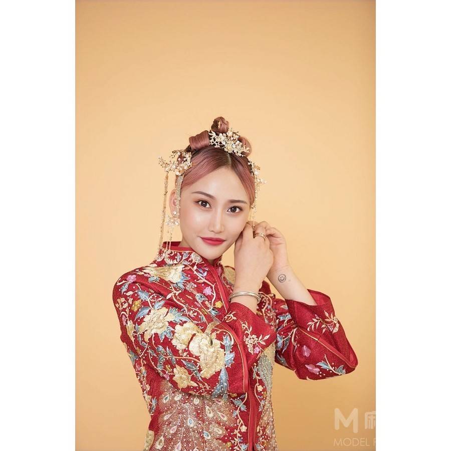 情绪模特