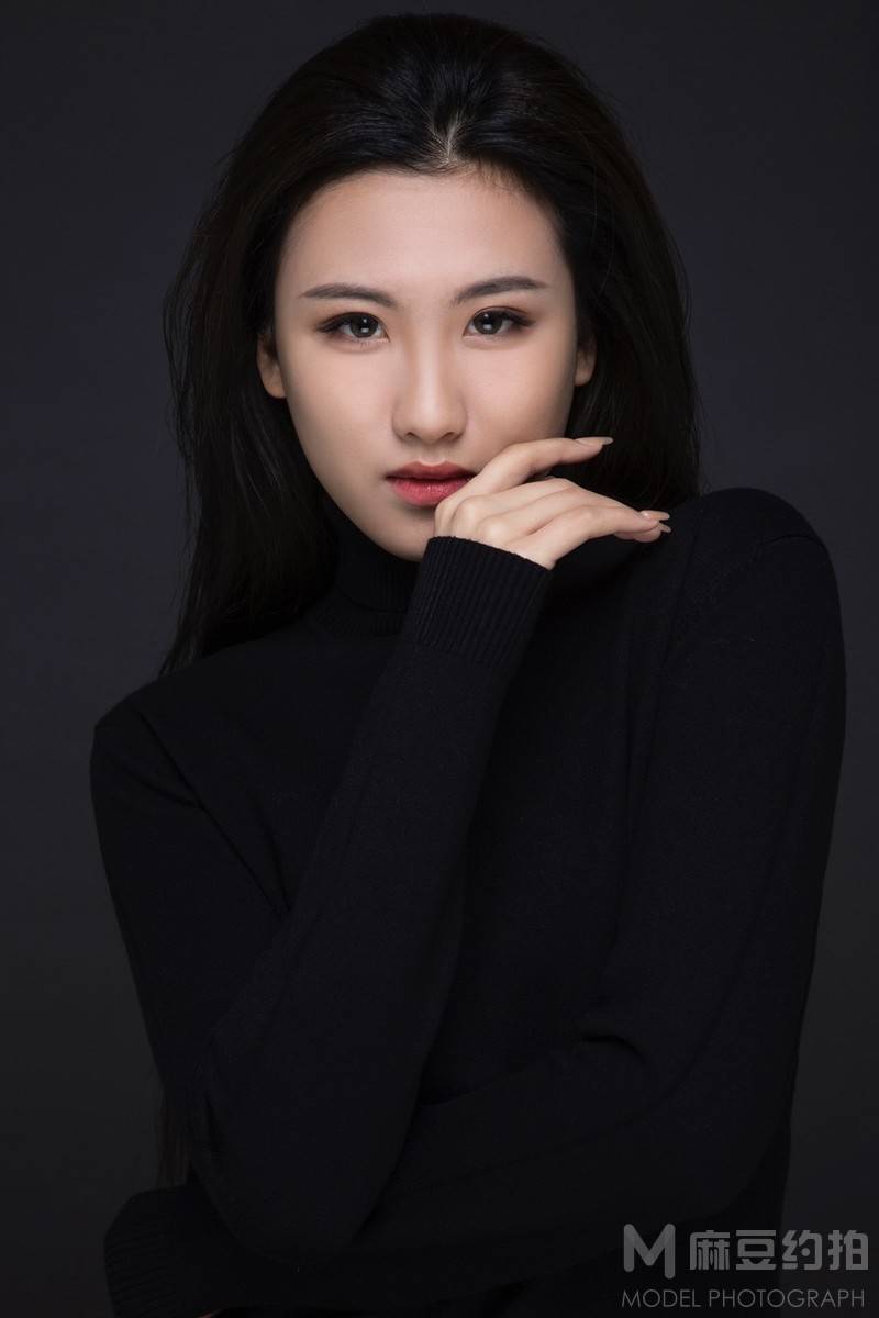 黑白模特