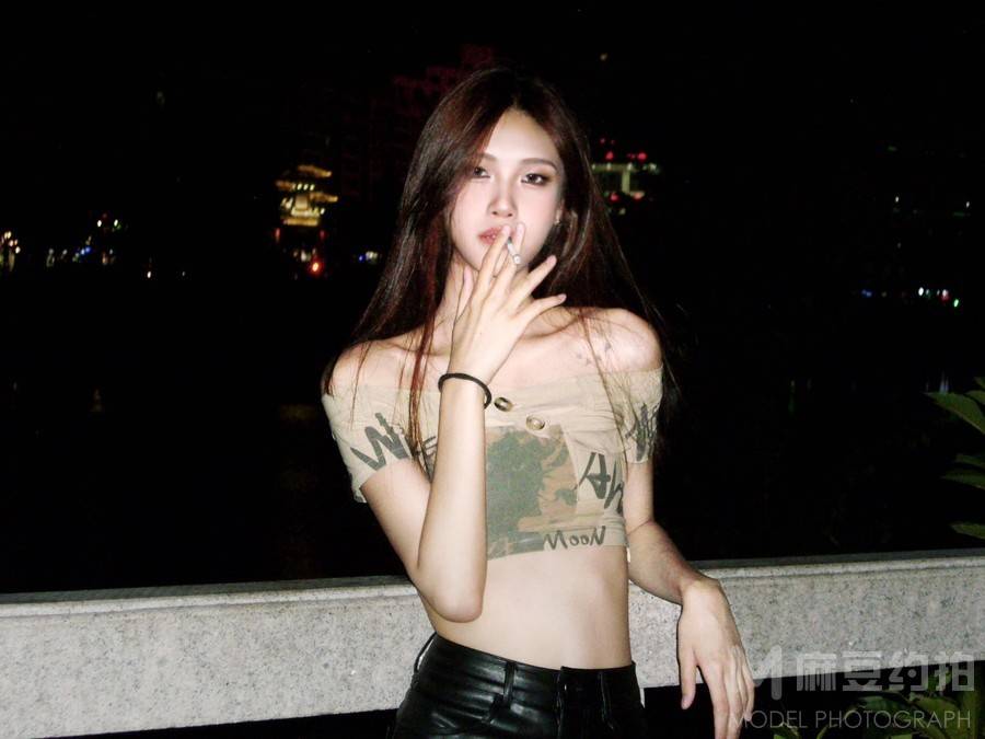 夜景模特