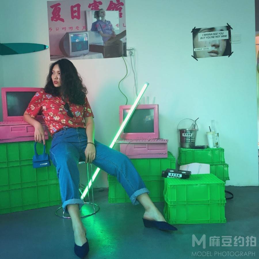 情绪模特