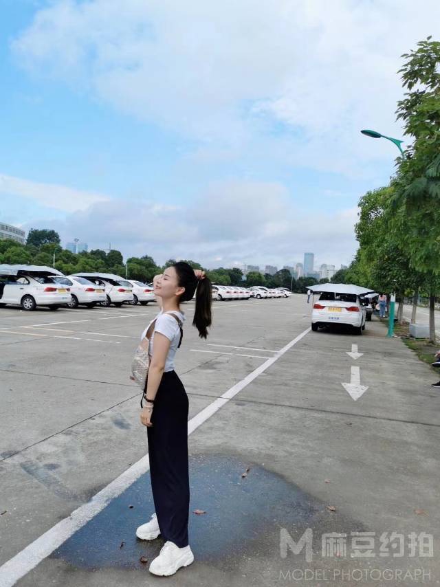 校园模特
