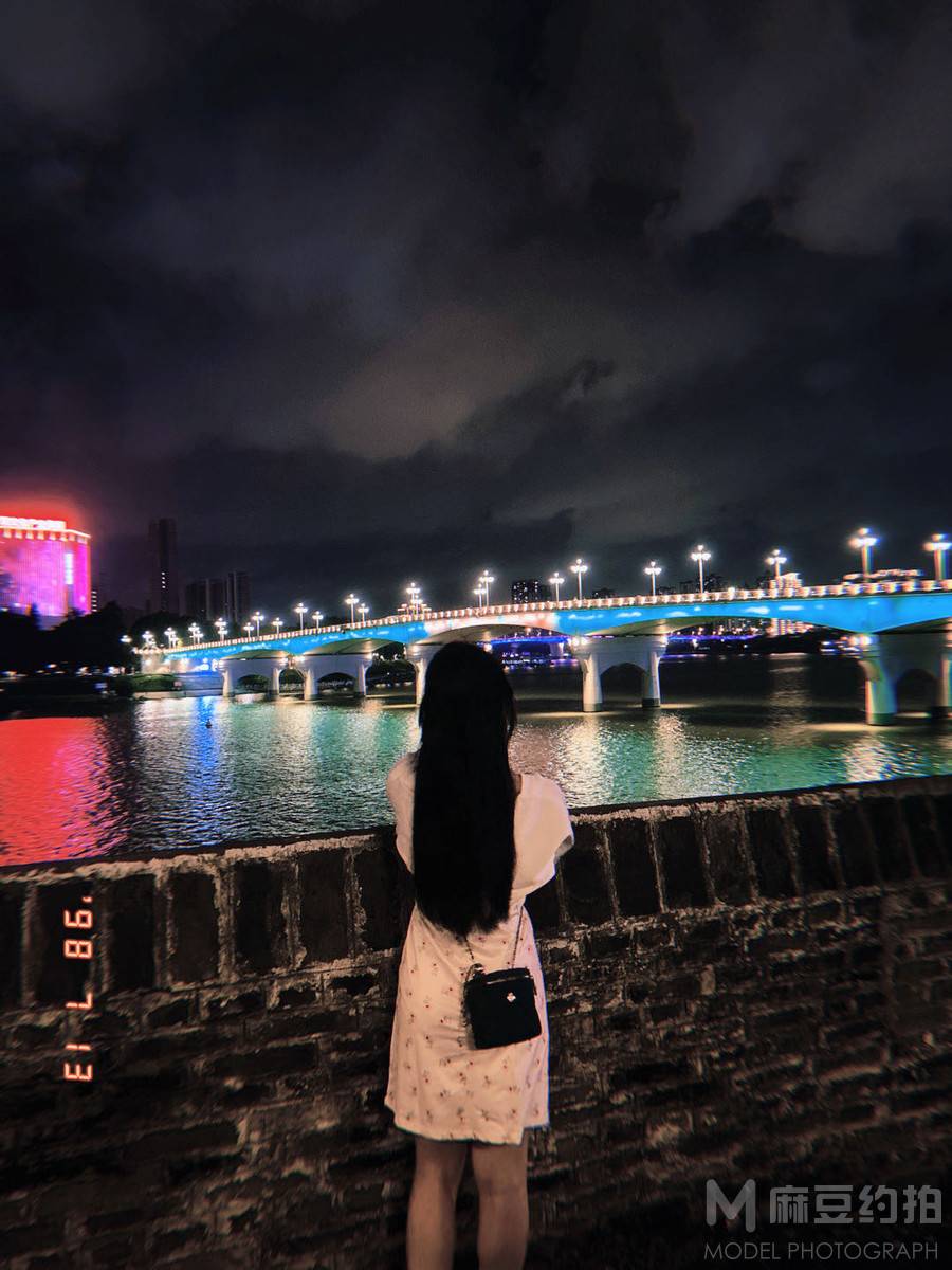 夜景模特