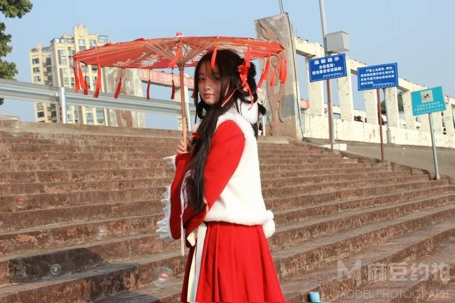 汉服模特