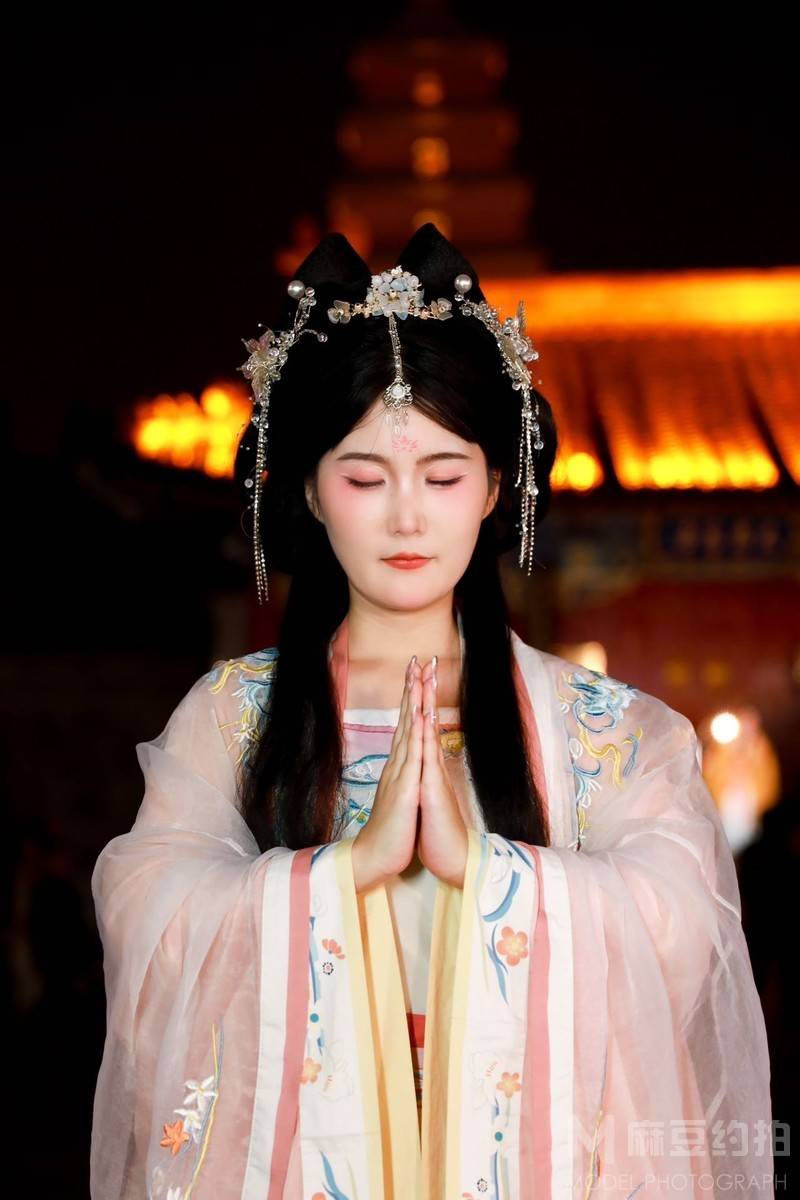 汉服模特
