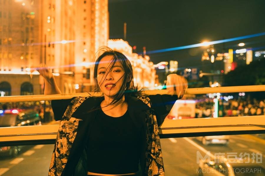 情绪模特