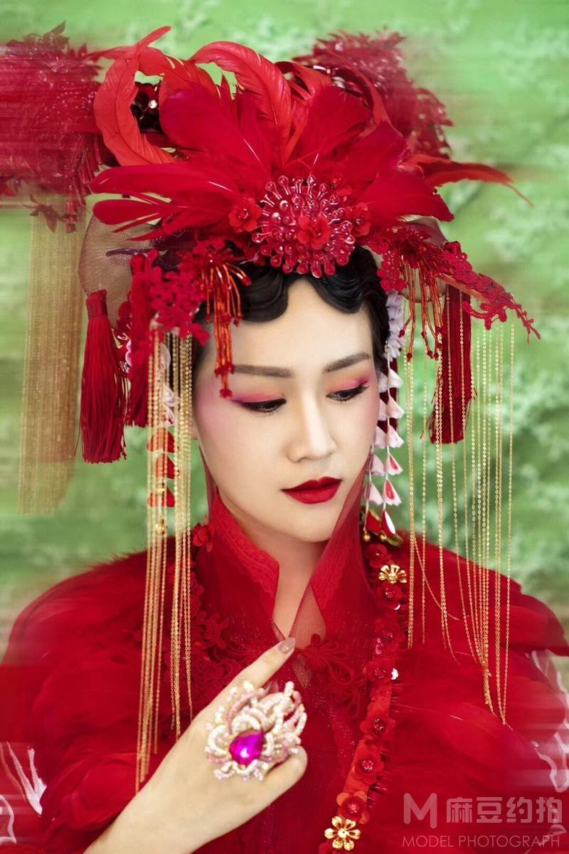 情绪模特