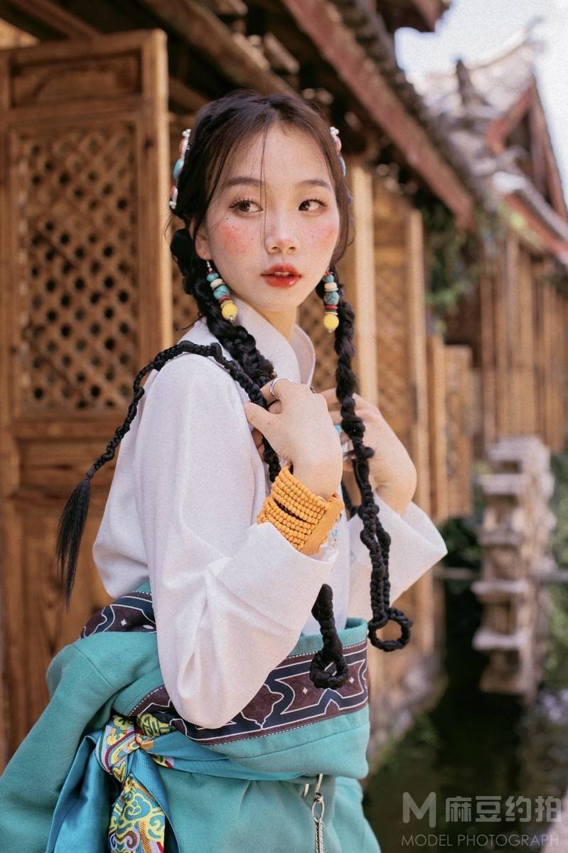 汉服模特