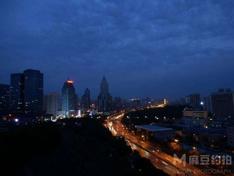 夜景模特