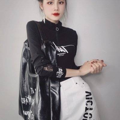 黑白模特
