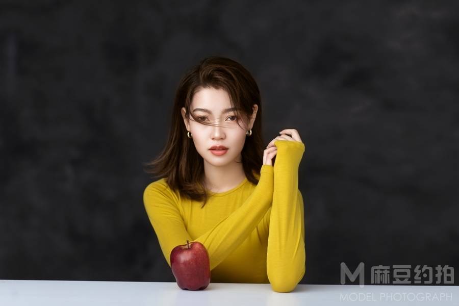 黑白模特
