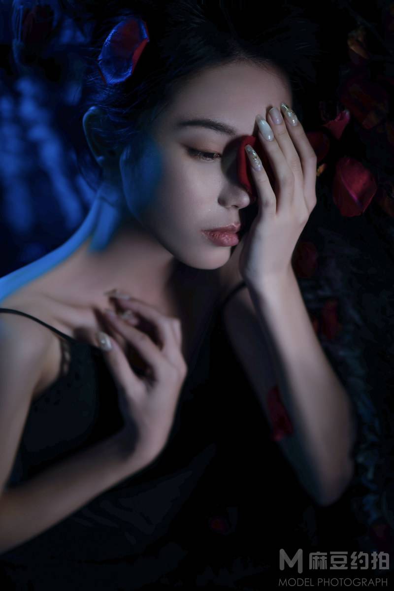 情绪模特