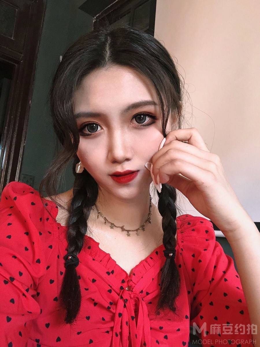 妆容模特