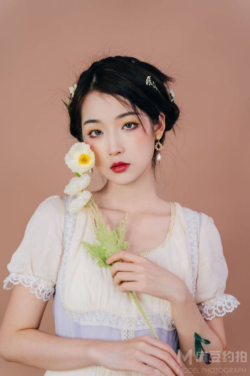 妆容模特