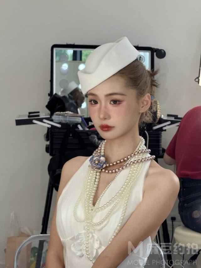 妆容模特