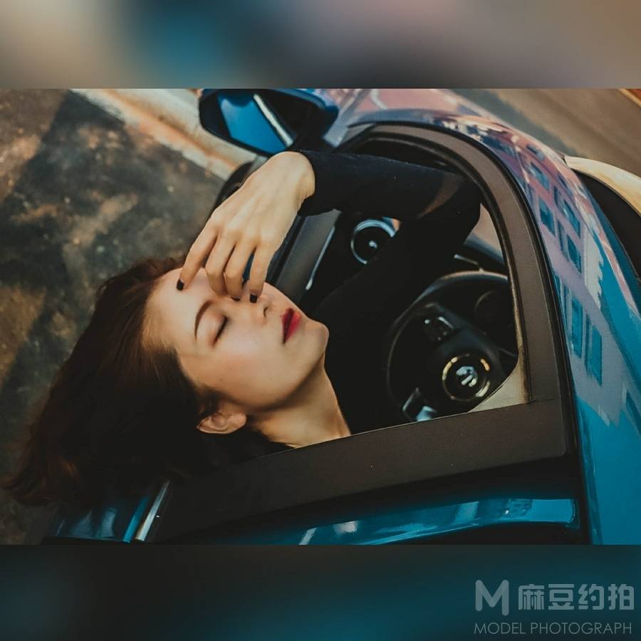 情绪模特