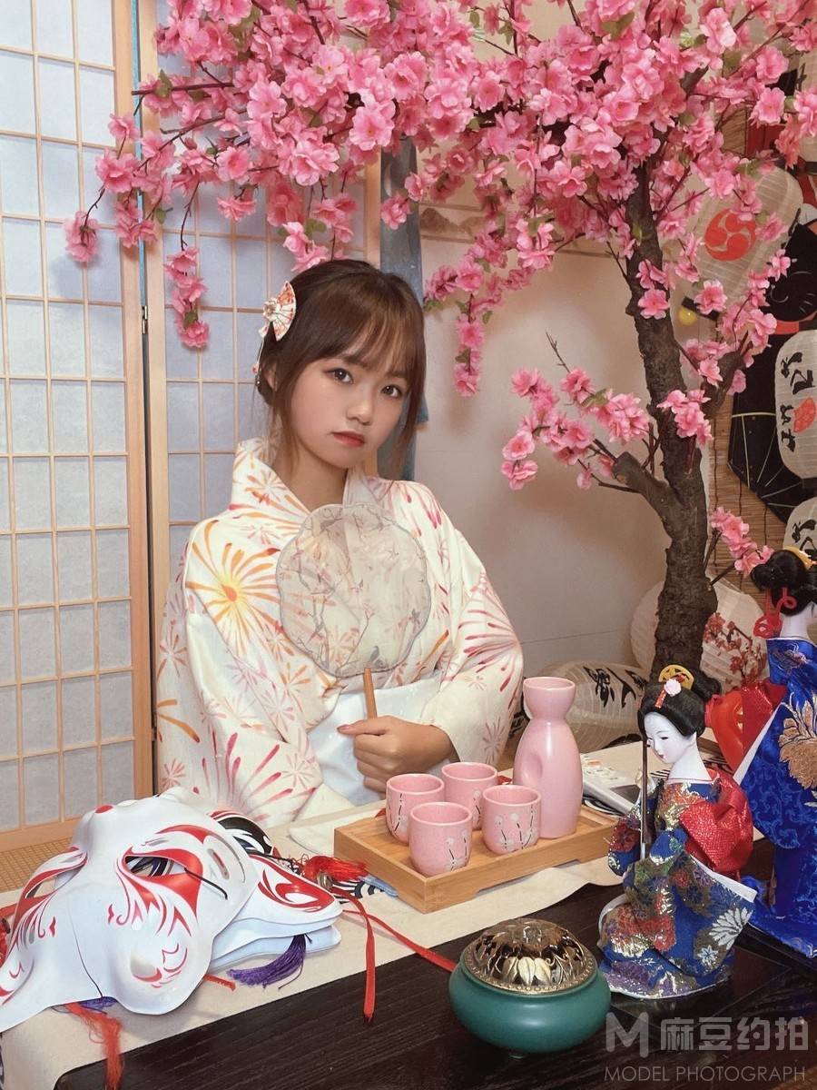 妆容模特